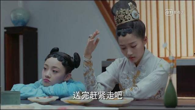 嫌我假千金身份低，和你离婴什么(前夫求复合时我已当皇后),假千金身份低，我与皇后之位的抉择